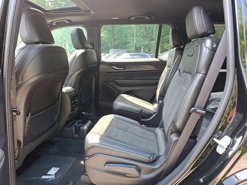 New 2025 Jeep Grand Cherokee L Altitude image 6