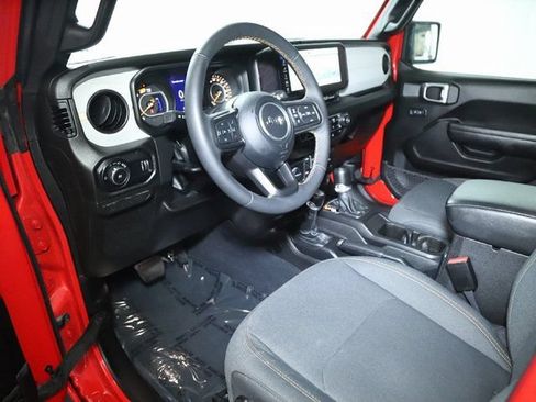 Used 2024 Jeep Wrangler Unlimited Sport AWD/4WD image 21