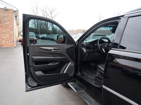 Used 2017 Cadillac Escalade Platinum AWD/4WD image 21