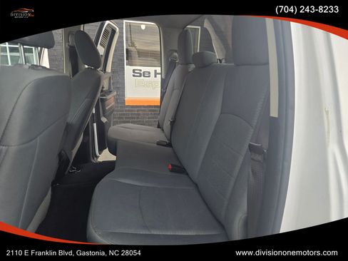Used 2017 RAM 1500 Express AWD/4WD image 9