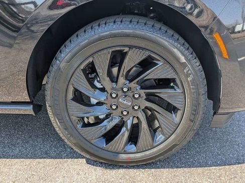 New 2026 Lincoln Navigator Reserve w/ Jet Appearance Package AWD/4WD image 11