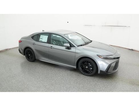 New 2026 Toyota Camry SE image 12
