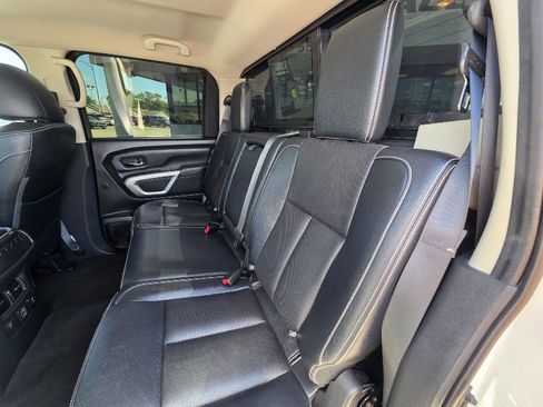 Used 2019 Nissan Titan PRO-4X w/ Pro-4x Convenience Package AWD/4WD image 42