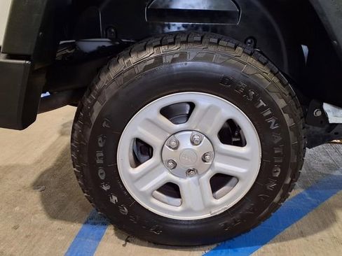 Used 2015 Jeep Wrangler Sport w/ Connectivity Group image 22