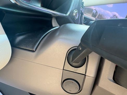 Used 2018 Lincoln Continental Reserve w/ Continental Climate Package AWD/4WD image 23