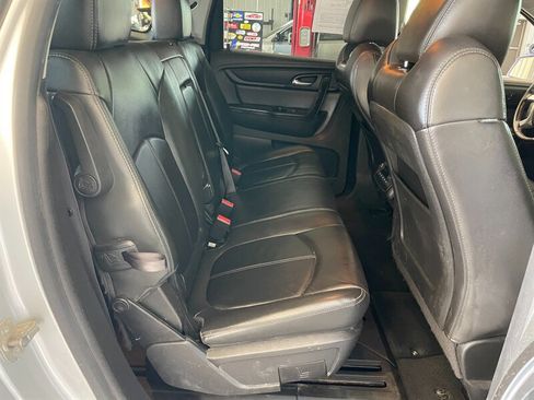 Used 2015 Chevrolet Traverse LT AWD/4WD image 19