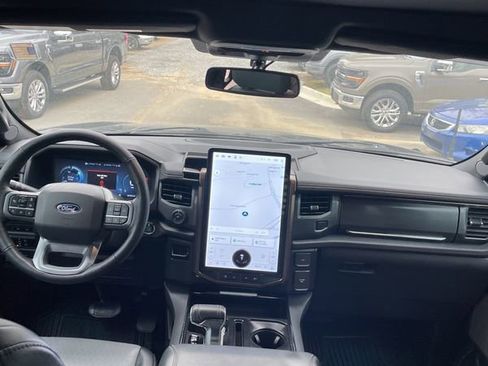 Used 2024 Ford F150 Lightning Lariat image 19