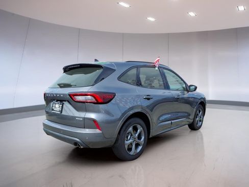 Used 2023 Ford Escape ST-Line w/ Tech Pack #1 AWD/4WD image 4