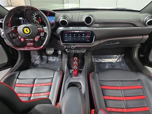 Used 2020 Ferrari Portofino image 13