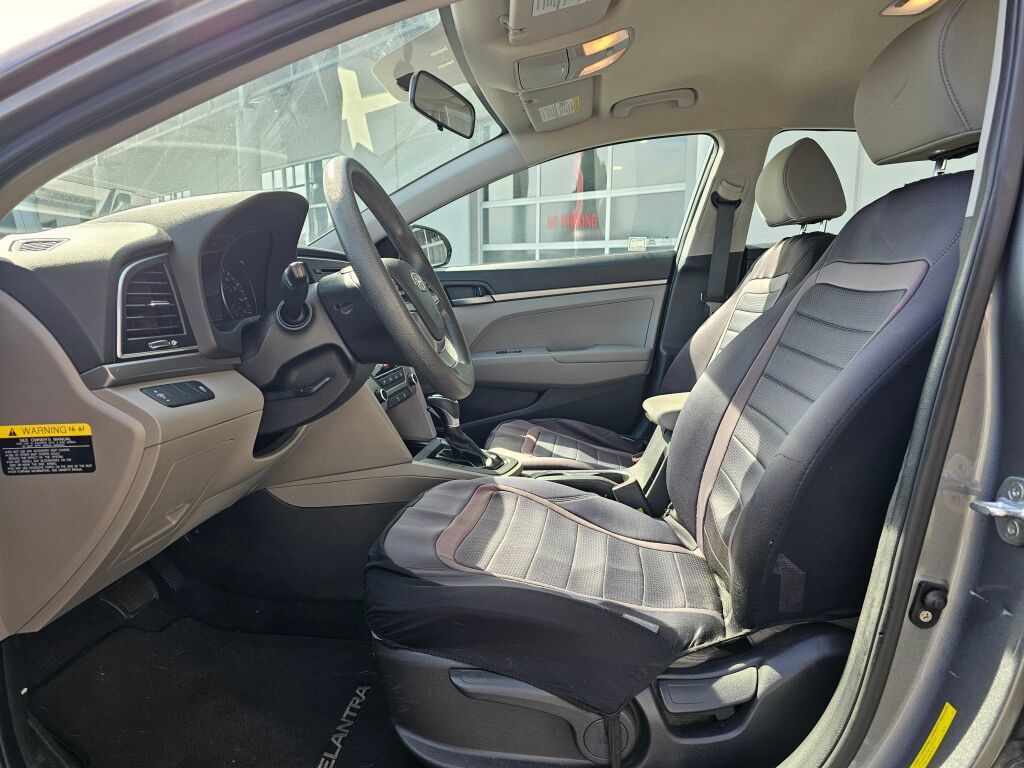 Used 2017 Hyundai Elantra SE FWD image 19