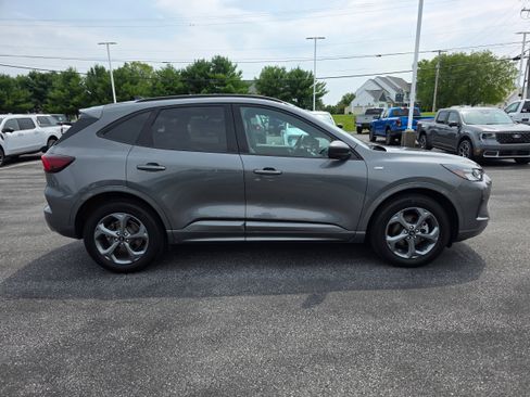 Certified 2023 Ford Escape ST-Line w/ Tech Pack #1 AWD/4WD image 6