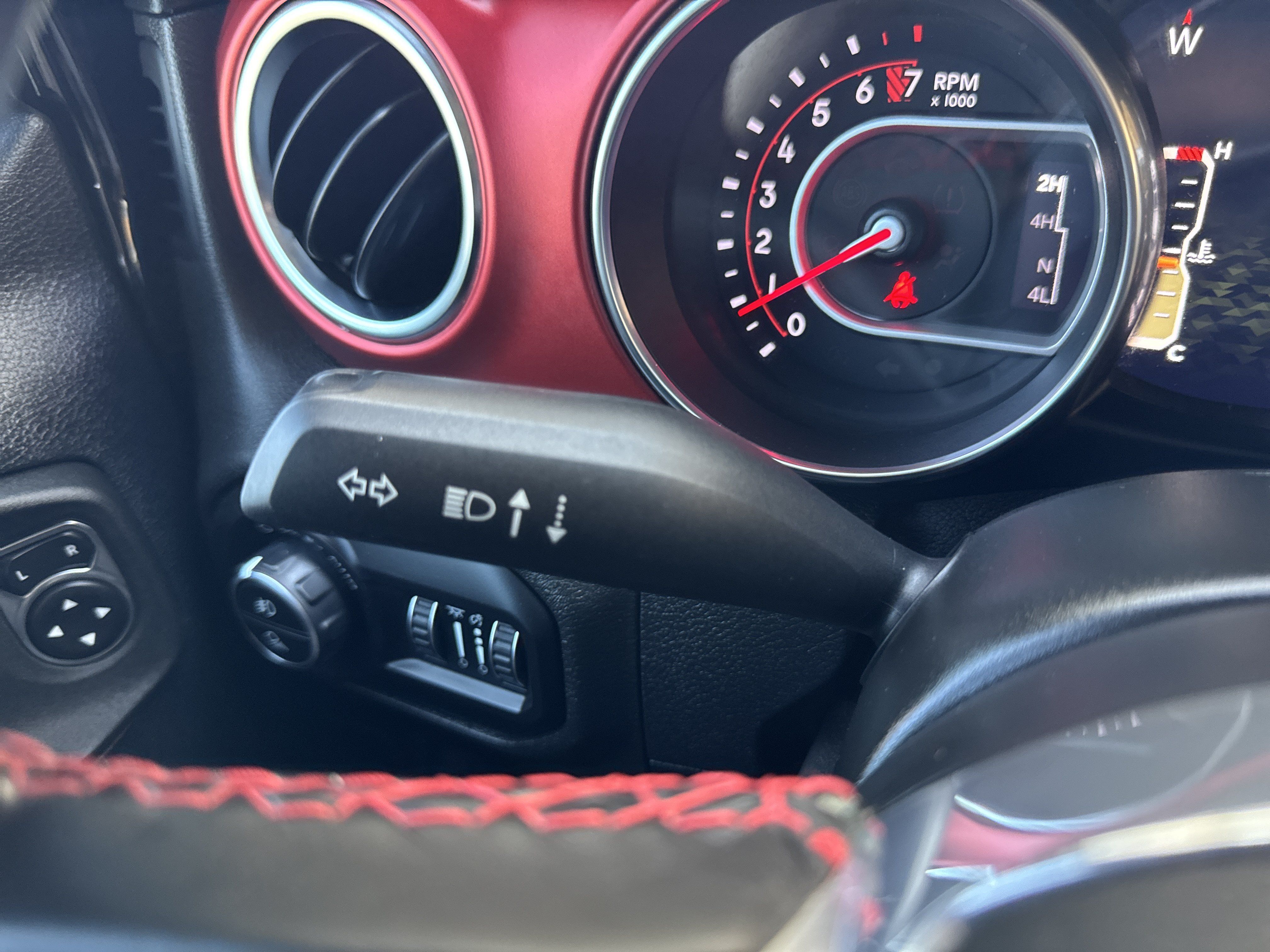 Used 2021 Jeep Gladiator Rubicon AWD/4WD image 35
