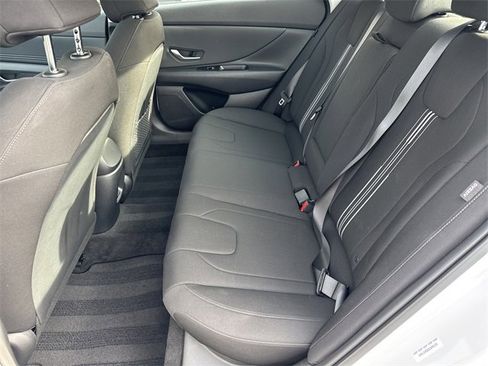 Certified 2025 Hyundai Elantra SEL image 20