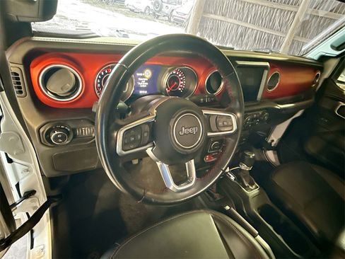 Used 2022 Jeep Gladiator Rubicon image 12