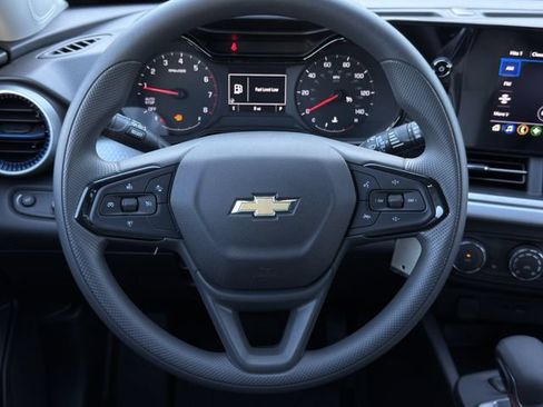 New 2026 Chevrolet Trax LS w/ LS Convenience Package FWD image 12
