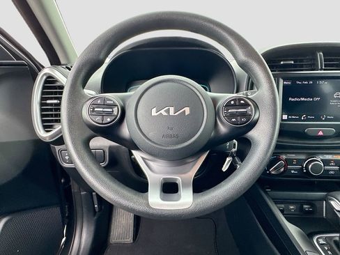 Used 2025 Kia Soul LX w/ LX Technology Package image 11