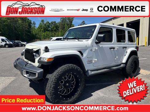 Used 2018 Jeep Wrangler Unlimited Sahara w/ Cold Weather Group AWD/4WD image 1