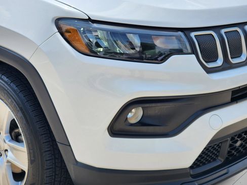 Used 2022 Jeep Compass Latitude FWD image 34