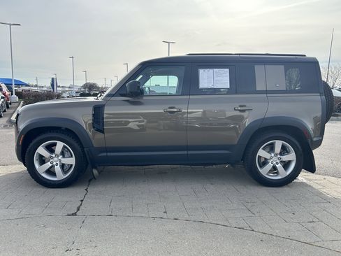 Used 2020 Land Rover Defender 110 HSE image 4