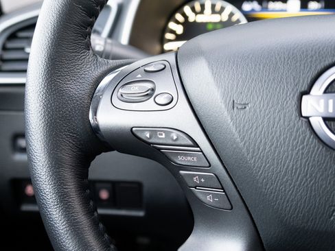 Used 2024 Nissan Murano SV image 7