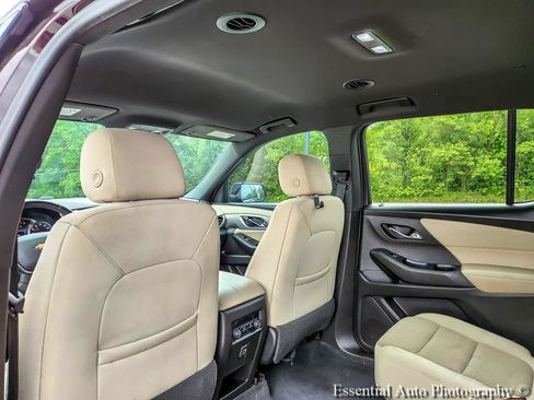 Used 2022 Chevrolet Traverse LT FWD image 13
