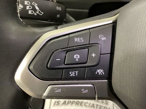 Certified 2024 Volkswagen Tiguan SE image 20