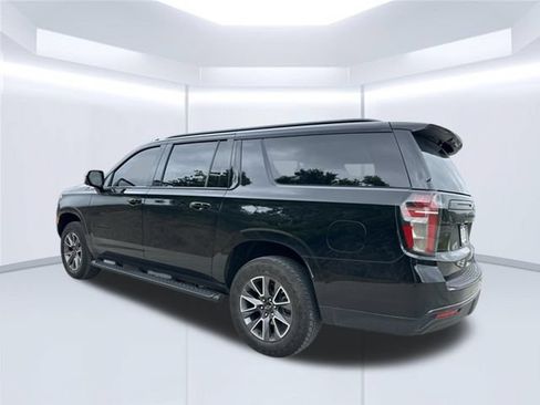 Used 2024 Chevrolet Suburban Z71 w/ Luxury Package AWD/4WD image 8