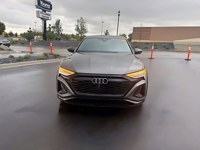 Used 2024 Audi SQ8 e-tron Premium Plus w/ Black Optic Package AWD/4WD image 3