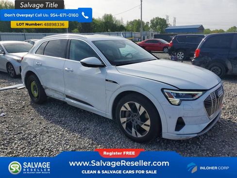 Used 2022 Audi e-tron Premium Plus image 5