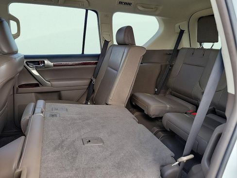 Used 2015 Lexus GX 460 w/ Premium Package image 8
