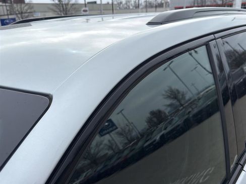 Used 2024 Jeep Grand Cherokee Limited w/ Black Appearance Package image 8