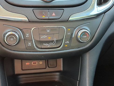 Certified 2023 Chevrolet Equinox LT FWD image 21
