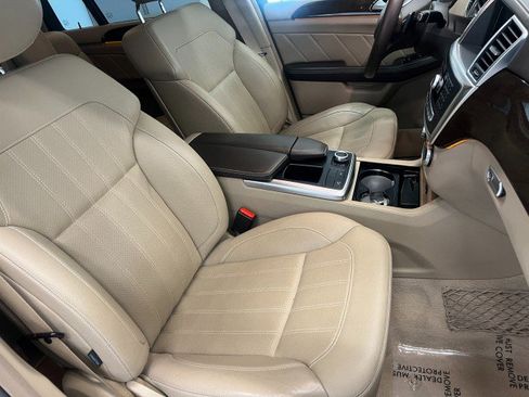 Used 2015 Mercedes-Benz GL 450 4MATIC image 16