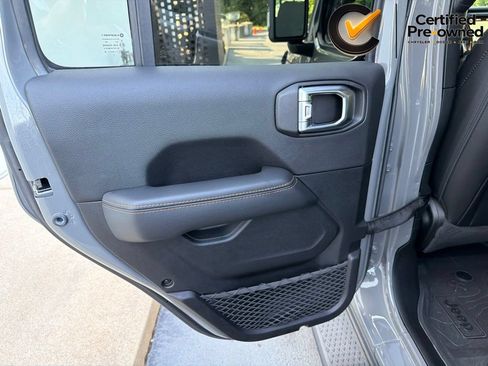 Used 2022 Jeep Gladiator Overland AWD/4WD image 40
