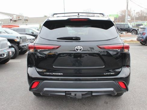 Used 2024 Toyota Highlander Limited image 31