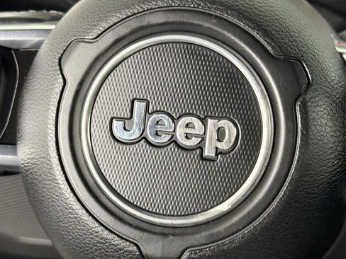 Used 2018 Jeep Wrangler Unlimited Sahara AWD/4WD image 22