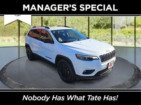 Certified 2023 Jeep Cherokee Altitude Lux image 1