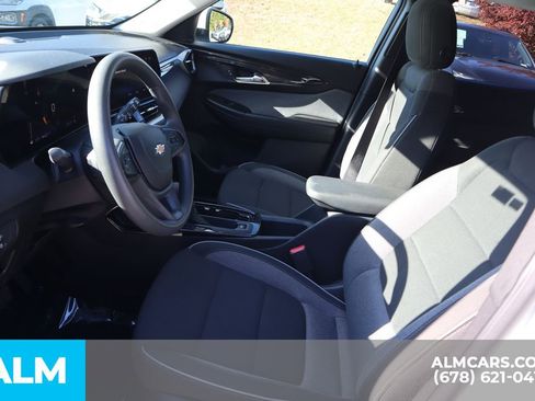 Used 2025 Chevrolet TrailBlazer LT image 11