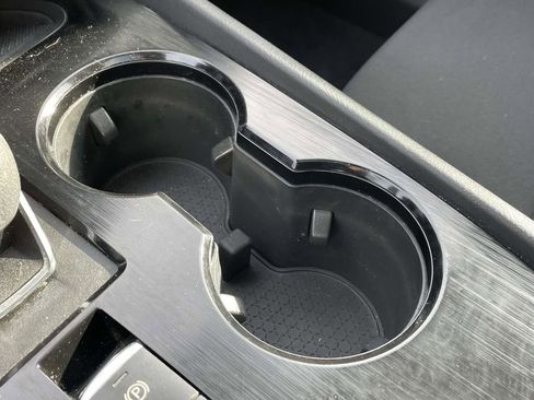 Used 2023 Nissan Rogue S image 29