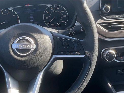 Used 2025 Nissan Altima 2.5 SV FWD image 20