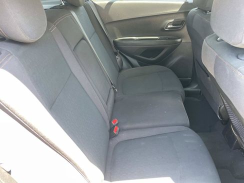 Used 2019 Chevrolet Trax LS w/ Tint and Cruise Package FWD image 18