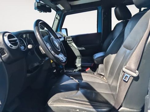 Used 2017 Jeep Wrangler Unlimited Sahara w/ Quick Order Package 24E Chief AWD/4WD image 9