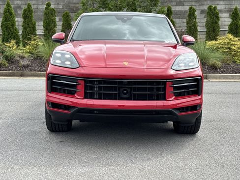 Used 2024 Porsche Cayenne Coupe image 3