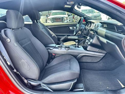 Used 2022 Ford Mustang Coupe RWD image 22