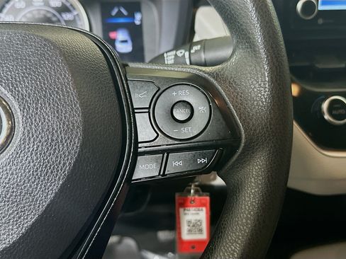 Used 2022 Toyota Corolla LE FWD image 17