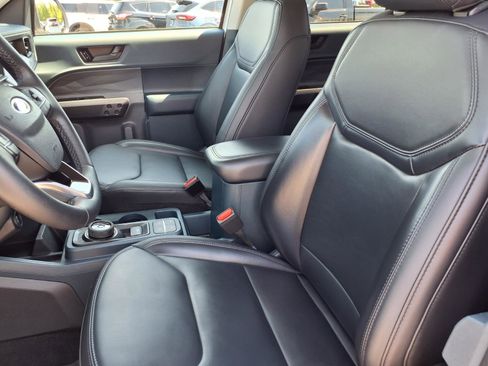Used 2023 Ford Maverick Lariat w/ Lariat Luxury Package AWD/4WD image 3