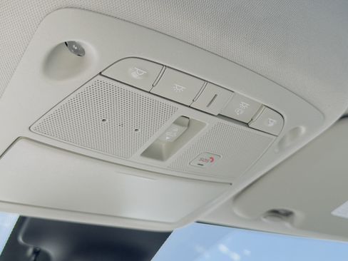 Used 2022 Nissan Rogue Sport SL w/ Premium Package image 25