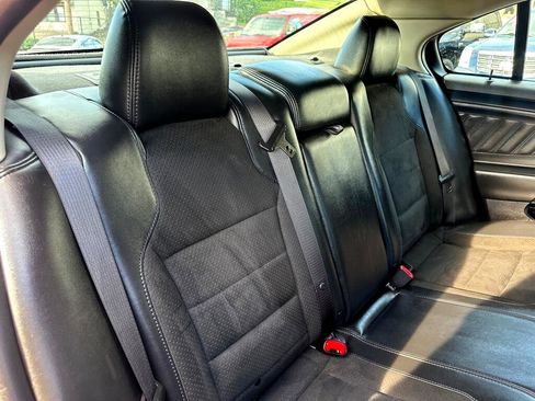 Used 2010 Ford Taurus SHO image 18