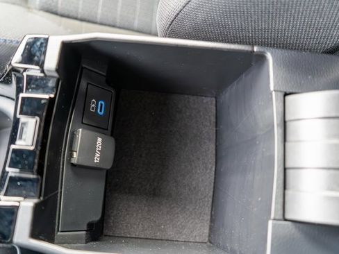 Used 2022 Toyota Corolla SE image 34