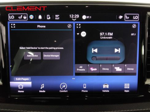 Used 2023 Chrysler Pacifica Touring-L FWD image 14